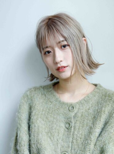 シルバーグレーの外ハネボブ